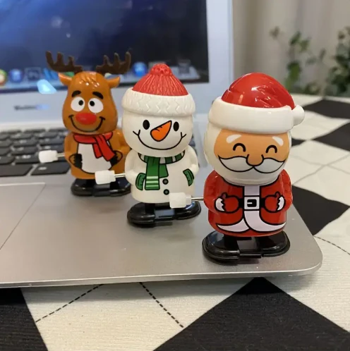 🖤Black Friday topper!✨ Kerst Opwindspeelgoed Set – Schattige Kerstpersonages, Batterijvrij & Veilig PVC (Perfect voor Kerstcadeautjes, Feestspullen & Kinderspeelgoed!) - Image 4