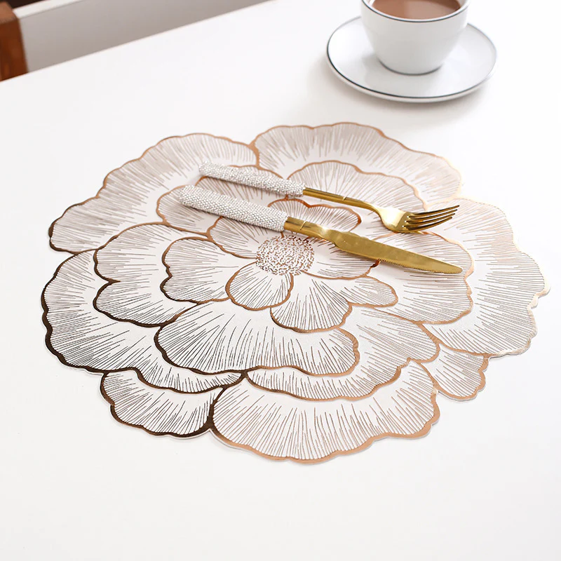 🎉Nieuwjaars Cadeau 50% KORTING!🌟Goudkleurige 3D Blad Placemat – Luxe Tafeldecoratie + Hittebestendig + Waterdicht: Perfect Voor Feestjes/Dagelijks Gebruik! - Image 12