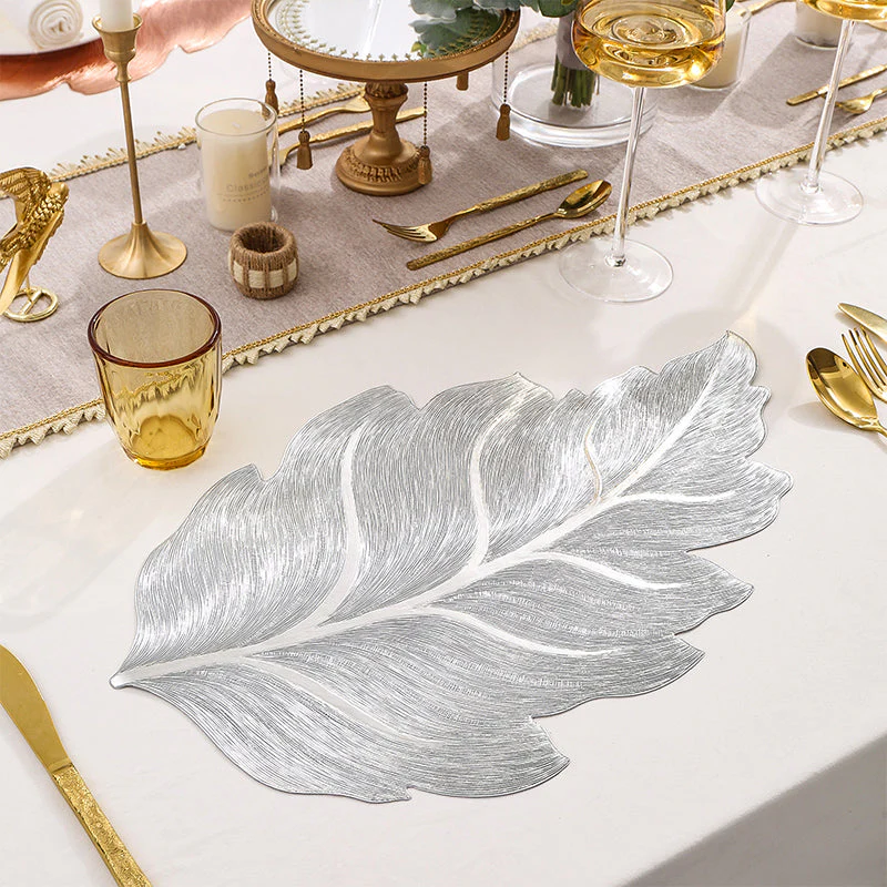 🎉Nieuwjaars Cadeau 50% KORTING!🌟Goudkleurige 3D Blad Placemat – Luxe Tafeldecoratie + Hittebestendig + Waterdicht: Perfect Voor Feestjes/Dagelijks Gebruik! - Image 8