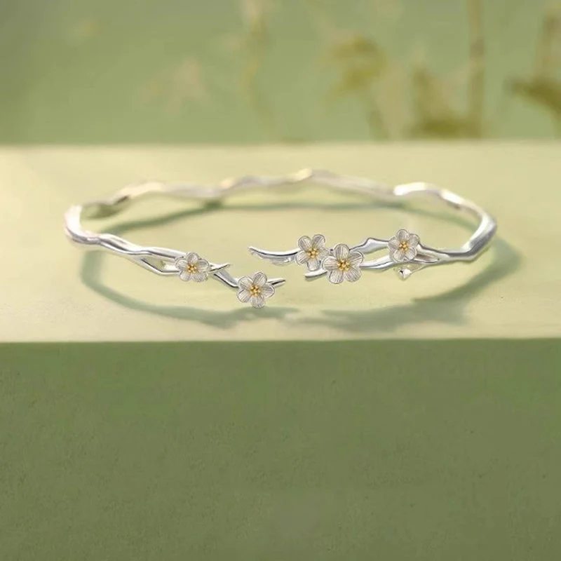 🌸💎 Elegante Open Jasmijnbloem Armband – Tijdloos Bloemenmotief, Comfortabele Slip-On & Lichtgewicht Grace (Perfect als Cadeau)! - Image 8