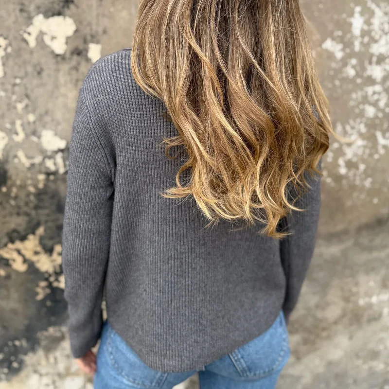 🎉Nieuwjaars Cadeau 50% KORTING!🧶Elegante Reverskraag Gebreide Top voor Dames: Klassiek & Veelzijdig – Perfect voor Kantoor & Weekend! - Image 5