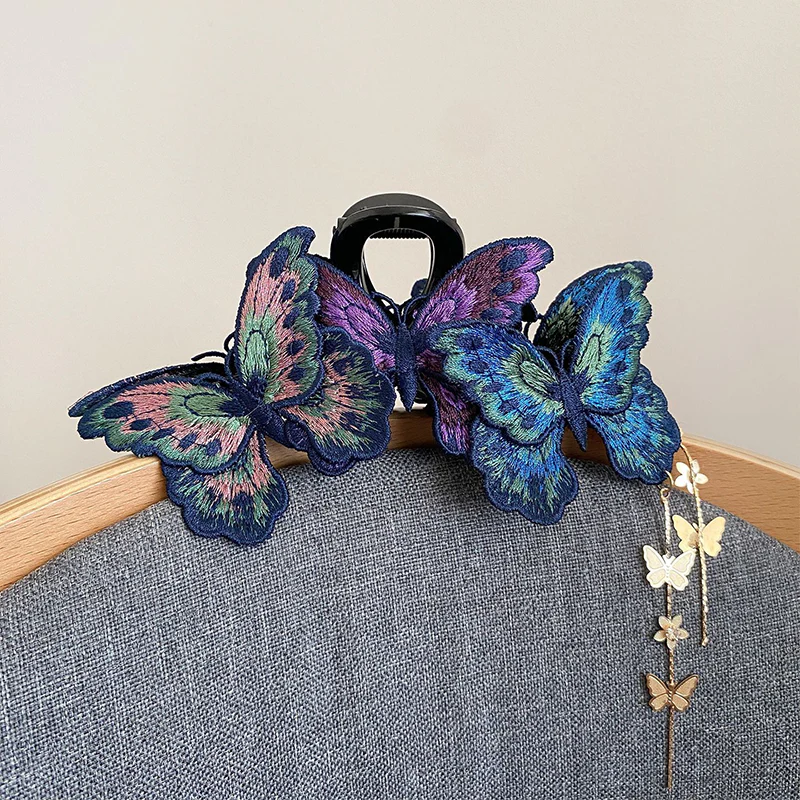 🎅 Exclusief Sinterklaasvoordeel!50% KORTING✨ Exclusief Elegante Vintage Vlinder Haarclip – Borduurde Details & Dansende Bedeltjes (Uniek Gracieus Kapsel Accessoire voor Onvergetelijke Stijl!) - Image 8