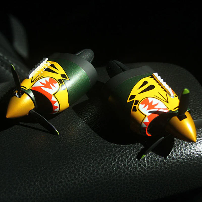 💘Valentijnsaanbieding: 50% Korting!🚗 Gevechtsvliegtuig Luchtverfrisser – Propeller Verspreidt Geur | Retro Stijl voor je Auto! - Image 6