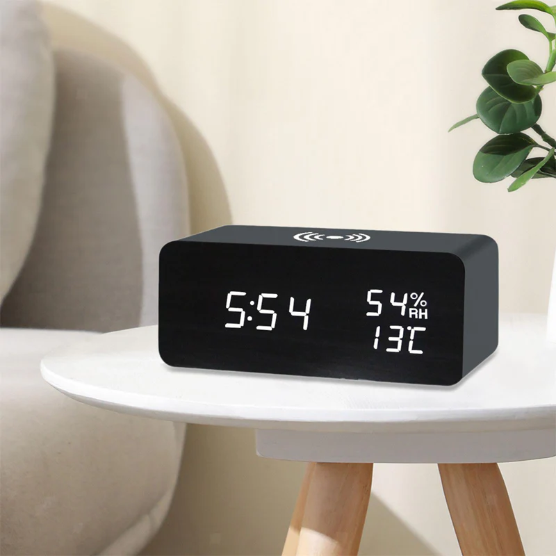 🌞Fris De Lente In Met 50% Korting!⏰ LED Digitale Wekker met Draadloos Oplaadstation – Stijlvol & Slim voor je Nachtkastje