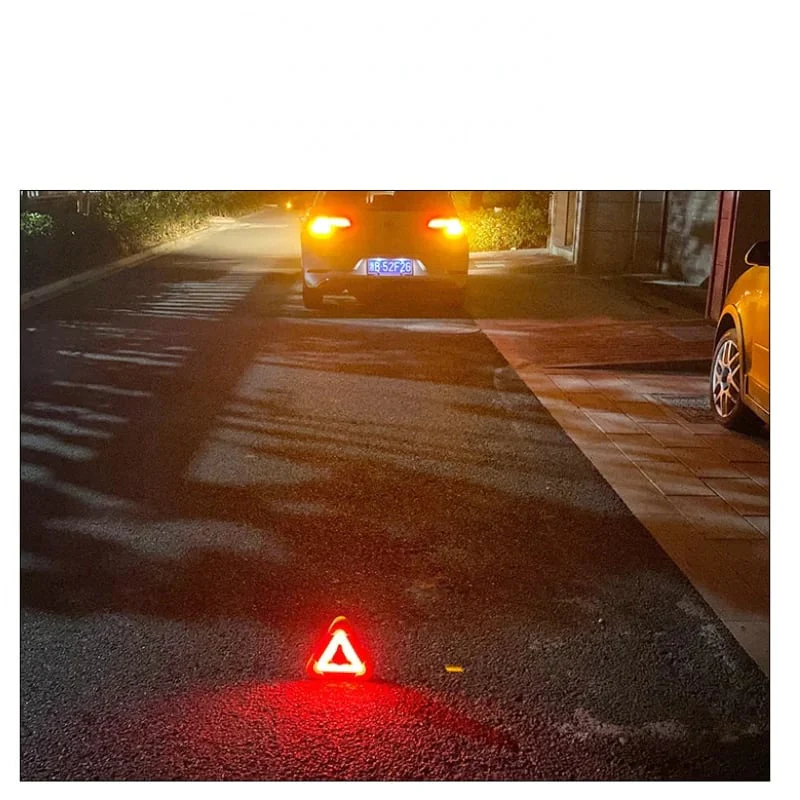 🎉Nieuwjaars Cadeau 50% KORTING! 🆘 3-IN-1 Driehoekige Solar Noodwaarschuwingslamp voor langs de weg ✨ - Image 6