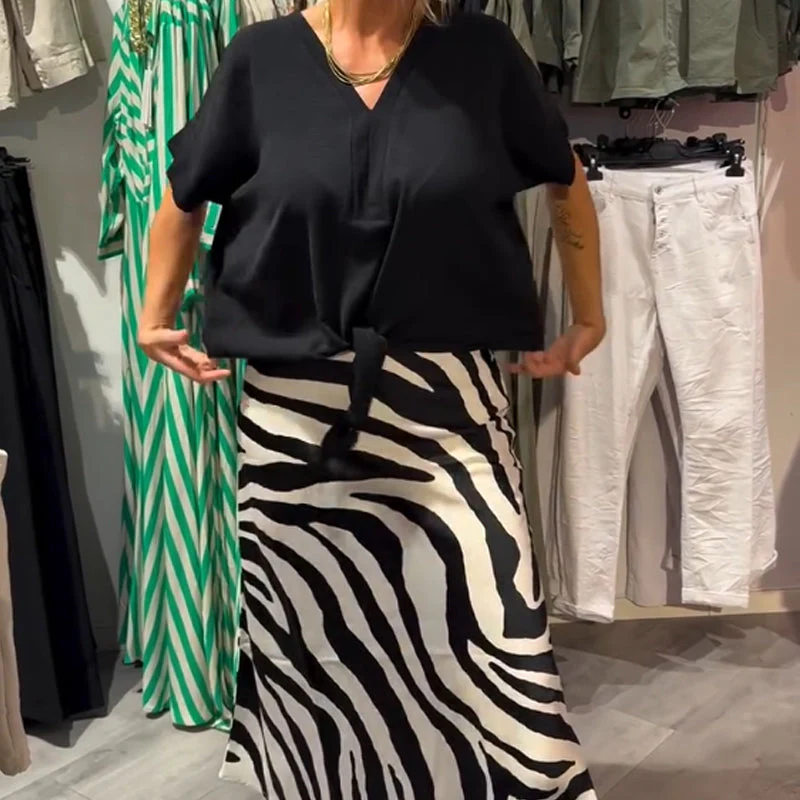 💘Valentijnsaanbieding: 50% Korting!🖤Dames Casual Set – Strik Blouse + Zebrastreep Midi-Rok | Comfortabel & Stijlvol! - Image 4