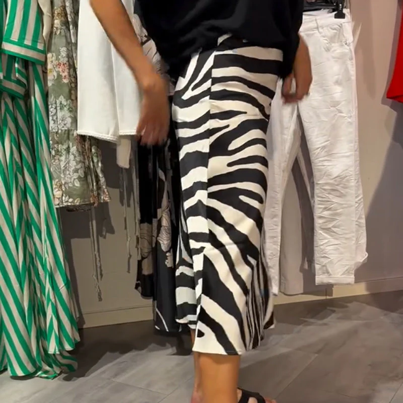 💘Valentijnsaanbieding: 50% Korting!🖤Dames Casual Set – Strik Blouse + Zebrastreep Midi-Rok | Comfortabel & Stijlvol! - Image 6