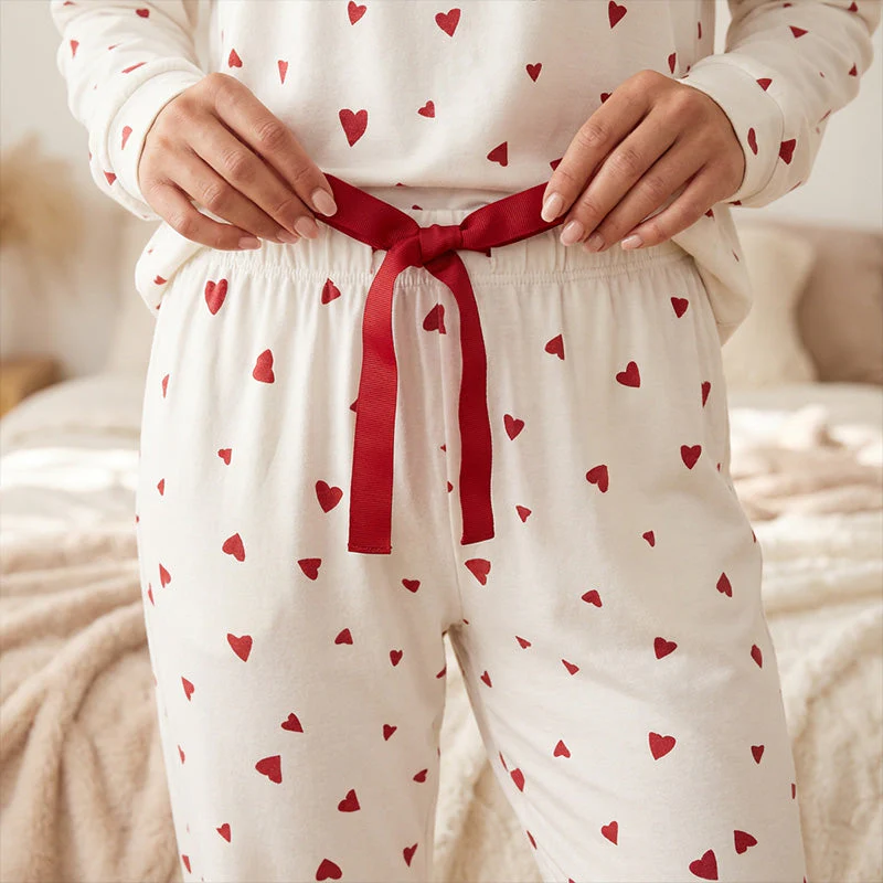 💘Valentijnsaanbieding: 50% Korting! 🧸 Dames pyjama set met hartjesprint: Zacht, ontspannend & perfect voor relaxte avonden - Image 2